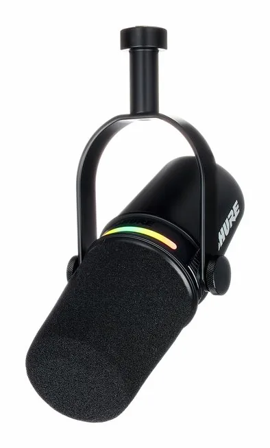 Shure MV7 Plus Broadcast Arm Bundle, mikrofonkorgen på nära håll