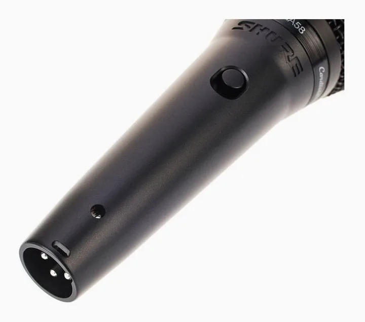 Shure PGA58, XLR-kontakten i botten