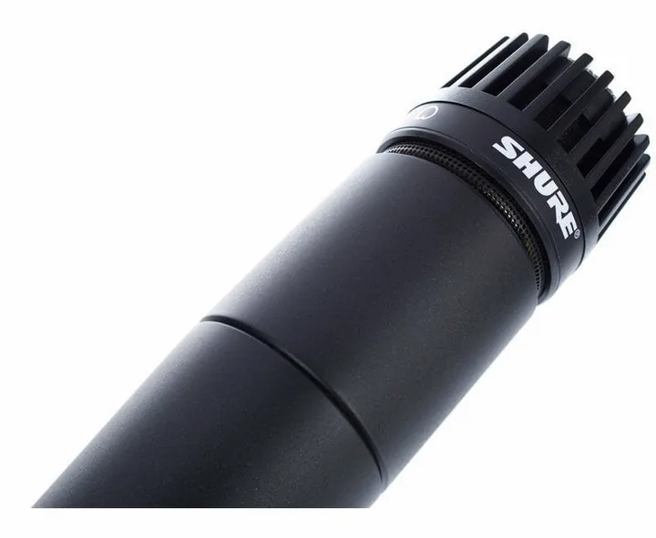 Shure SM57 Amp Profi Bundle, huset sett från sidan