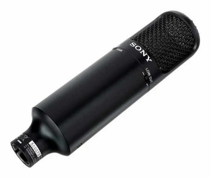 Sony C-80, XLR-kontakten i botten