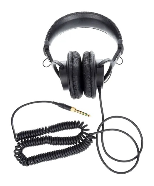 Sony MDR-7506, kabelingången vid hörkåpan