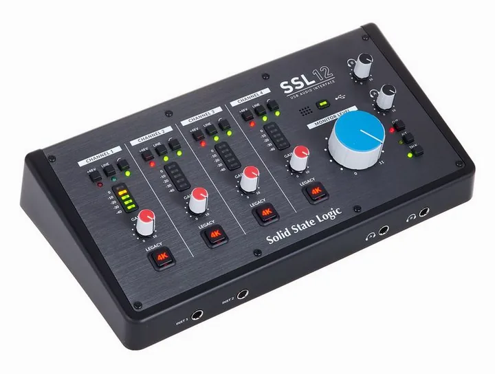 SSL 12, ovansidan av lådan