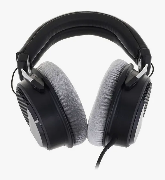 Superlux HD-330 Pro 32 Ohms, hörkåpan på nära håll