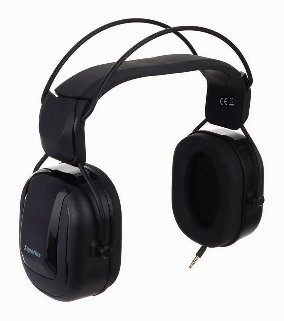 Superlux HD-665, öronkuddarna på nära håll