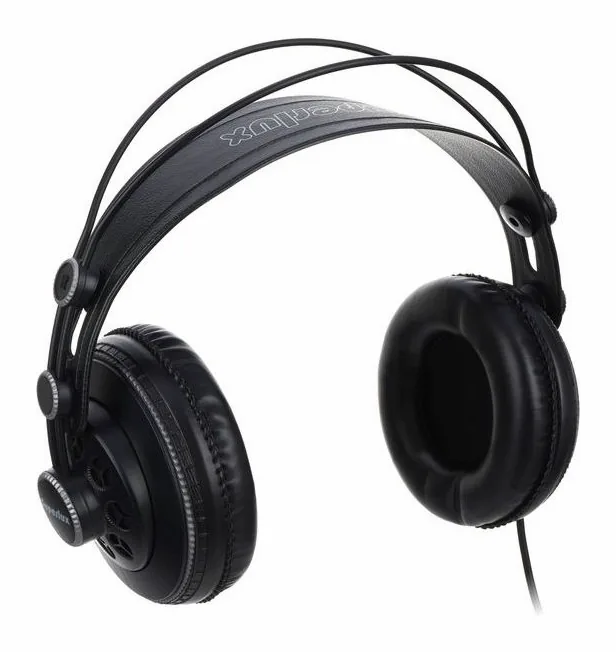 Superlux HD-681 B, hörkåpan på nära håll