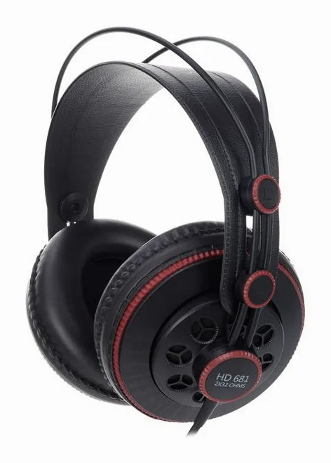 Superlux HD-681, gångjärnen och justeringen