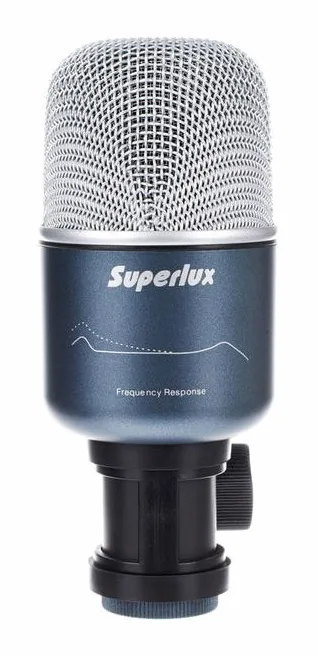 Superlux Pro 218A Bundle, mikrofonkorgen på nära håll