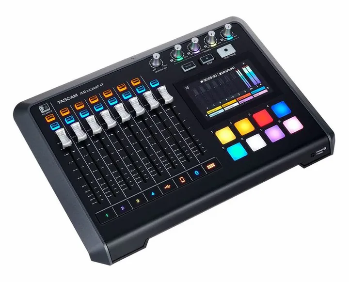Tascam Mixcast 4, frontpanelen med rattarna