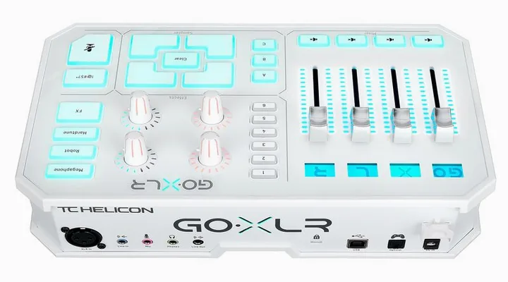 TC-Helicon Go XLR-WH, anslutningarna på baksidan