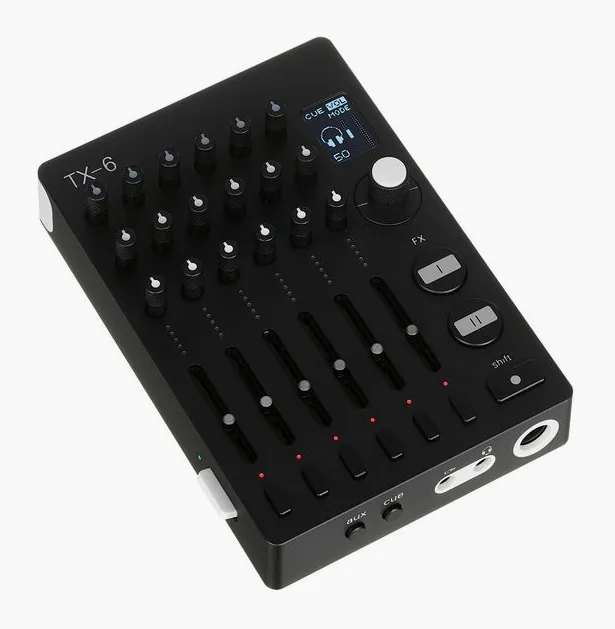 Teenage Engineering TX-6 Black, nivåmätarna och lysdioderna