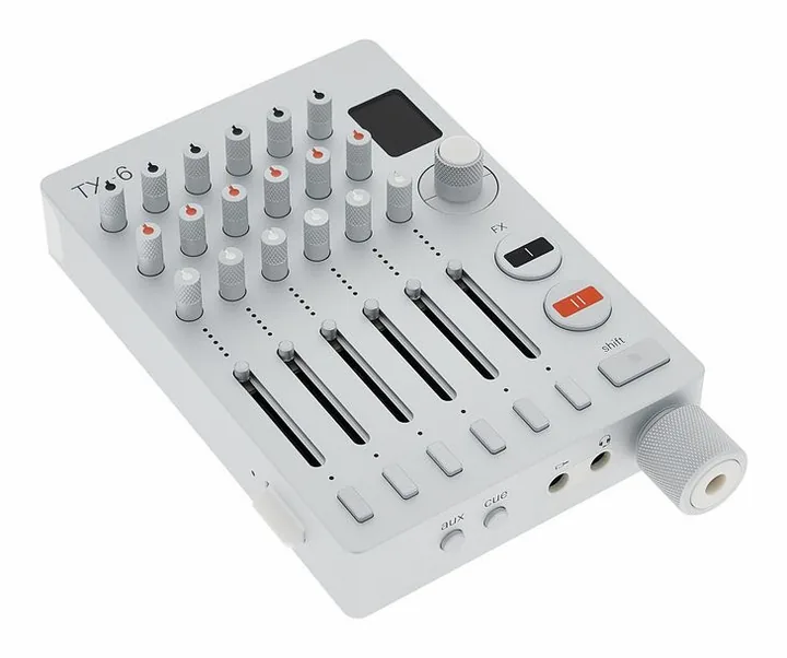 Teenage Engineering TX-6, ovansidan av lådan