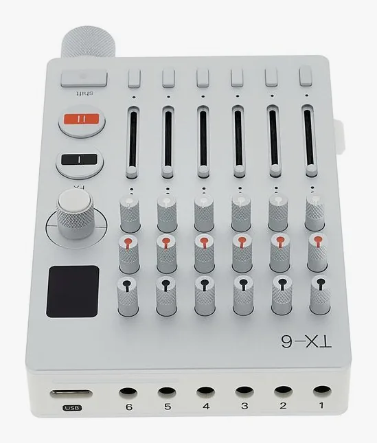 Teenage Engineering TX-6, höljet sett från sidan