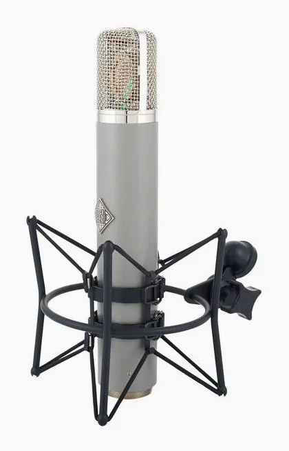 Telefunken C-12, hållaren och fästet