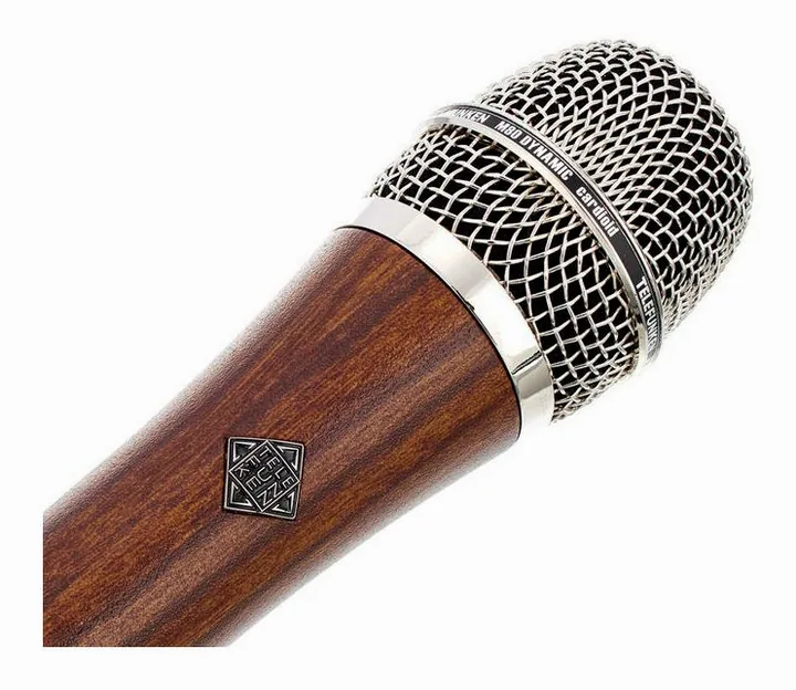 Telefunken M80 Cherry, hållaren och fästet