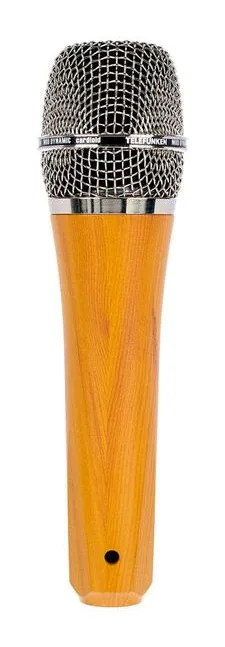 Telefunken M80 Oak, loggan och ytan