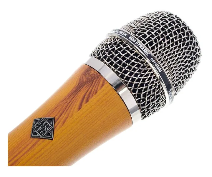 Telefunken M80 Oak, loggan och ytan