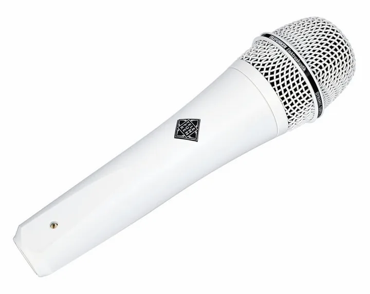 Telefunken M80 White, XLR-kontakten i botten