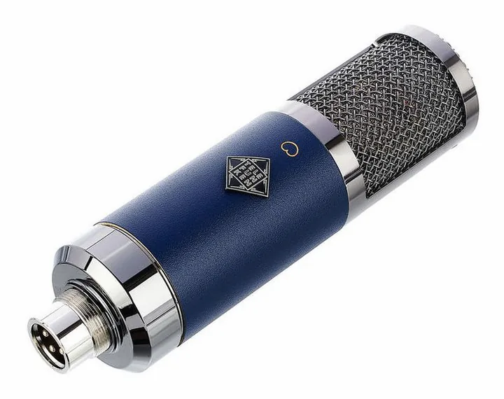 Telefunken TF11 FET, XLR-kontakten i botten