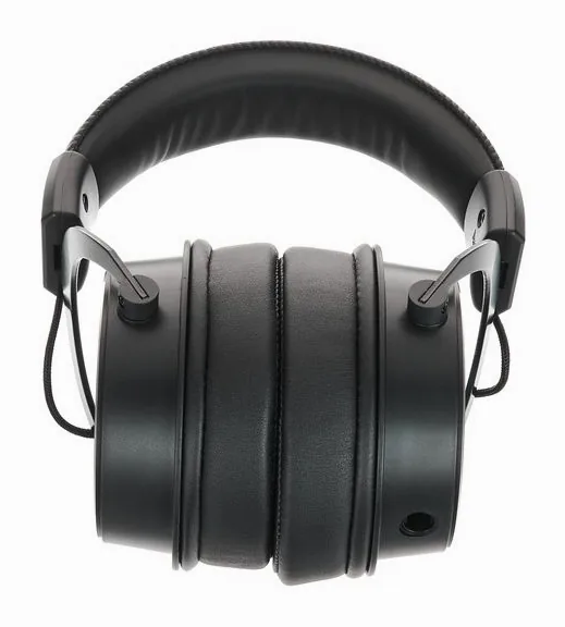 the t.bone HD 815, hörkåpan på nära håll
