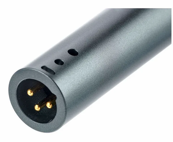 the t.bone MB75 Beta, XLR-kontakten i botten