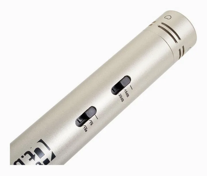 the t.bone SC 140 Stereo Set, XLR-kontakten i botten