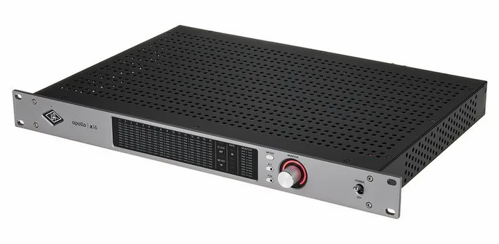 Universal Audio Apollo x16 Gen2 AC, ingångarna på framsidan