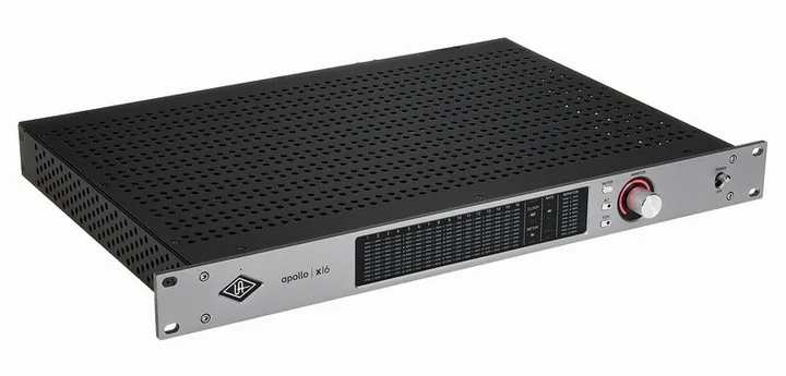 Universal Audio Apollo x16 Gen2 AC, frontpanelen med rattarna