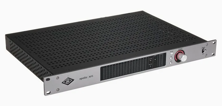 Universal Audio Apollo x16 Gen2 Complete, anslutningarna på baksidan