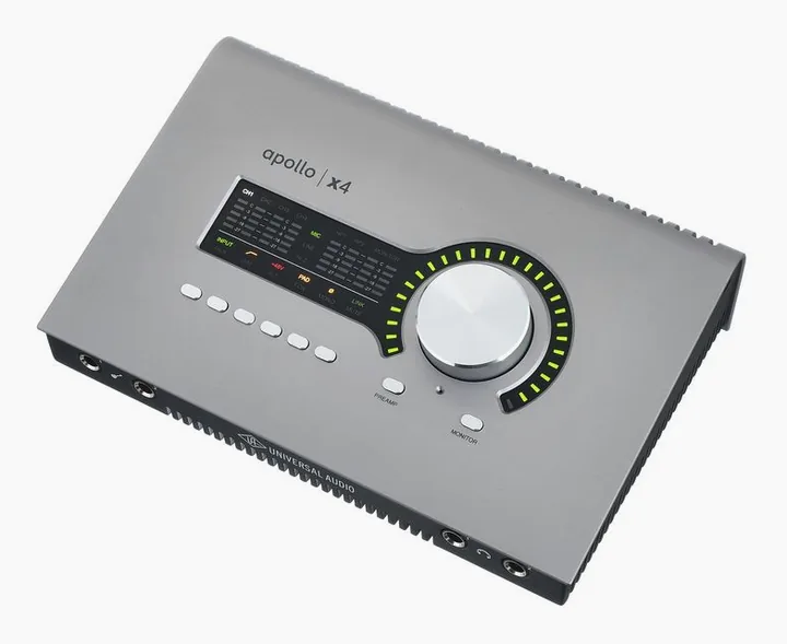 Universal Audio Apollo X4 Gen2 AC Pro, ingångarna på framsidan
