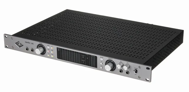 Universal Audio Apollo x6 Gen2 AC Pro, anslutningarna på baksidan