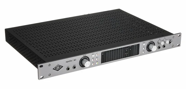 Universal Audio Apollo x6 Gen2 AC Pro, anslutningarna på baksidan