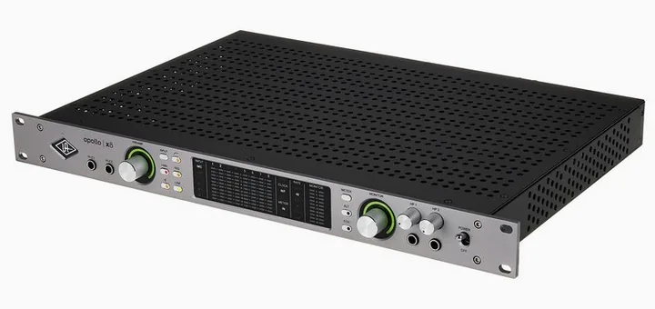 Universal Audio Apollo x8 Gen2 AC, ovansidan av lådan