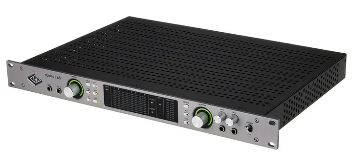 Universal Audio Apollo x8 Gen2 AC Pro, ingångarna på framsidan