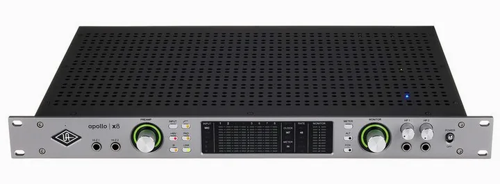 Universal Audio Apollo x8 Gen2 AC Pro, anslutningarna på baksidan