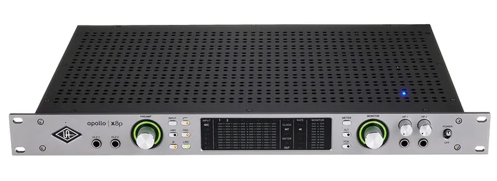 Universal Audio Apollo x8p Gen2 AC, ovansidan av lådan