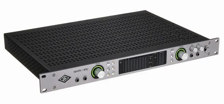 Universal Audio Apollo x8p Gen2 AC, anslutningarna på baksidan