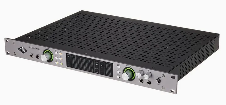 Universal Audio Apollo x8p Gen2 AC Pro, ingångarna på framsidan