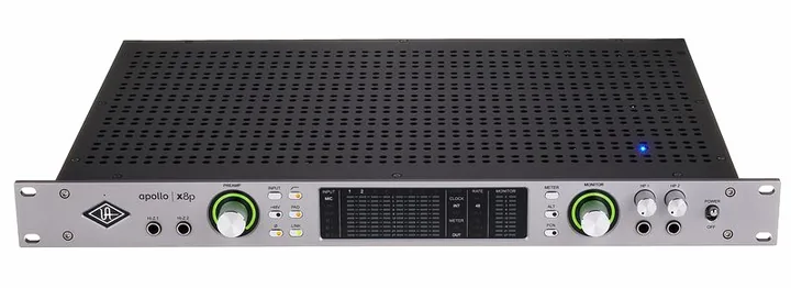 Universal Audio Apollo x8p Gen2 AC Pro, ingångarna på framsidan