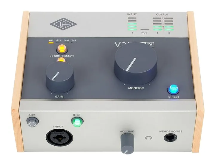 Universal Audio Volt 176 USB Recording Studio, höljet sett från sidan