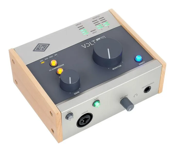 Universal Audio Volt 176 USB Recording Studio, anslutningarna på baksidan