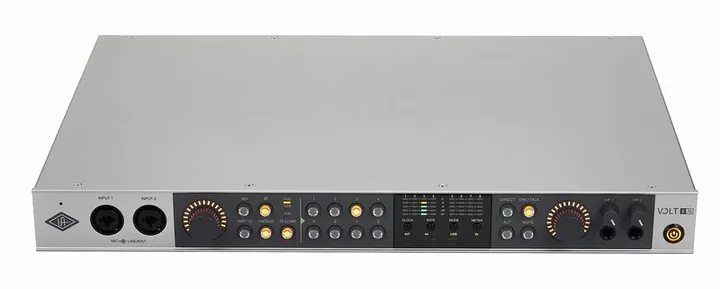 Universal Audio Volt 876 USB Recording Studio, anslutningarna på baksidan