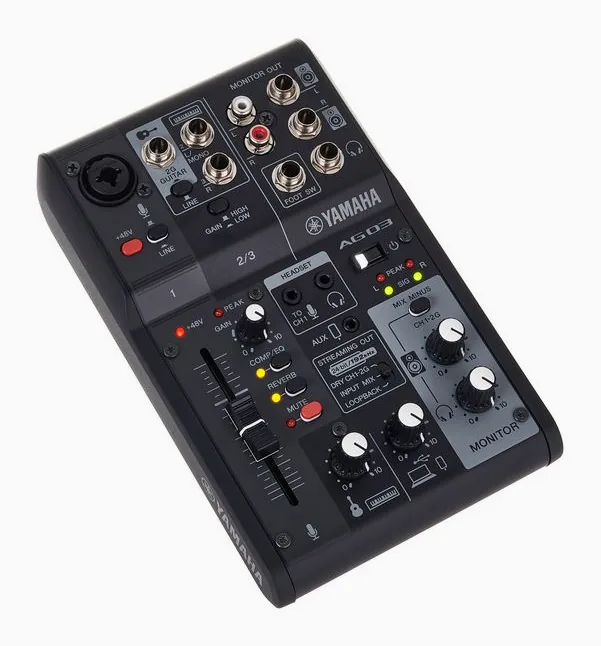 Yamaha AG03 MK2 BK, ovansidan av lådan