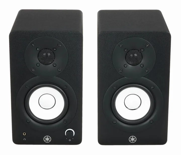 Yamaha HS 3, fronten med woofer och diskant