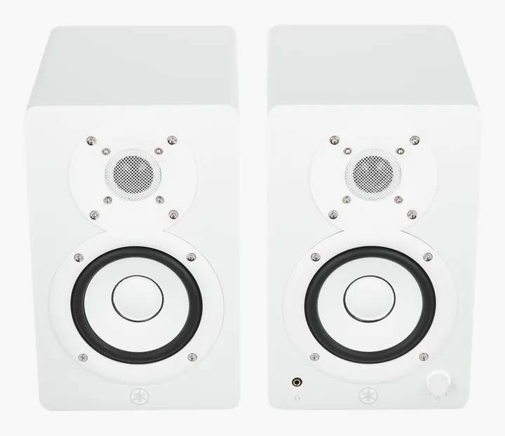 Yamaha HS 4 W, fronten med woofer och diskant