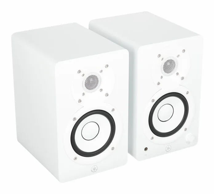 Yamaha HS 4 W, fronten med woofer och diskant