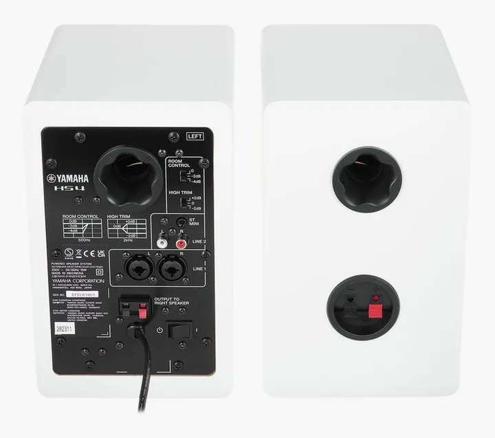 Yamaha HS 4 W, basreflexporten