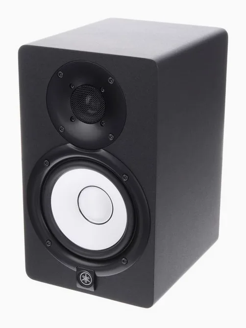Yamaha HS 5 M-Control Bundle, fronten med woofer och diskant