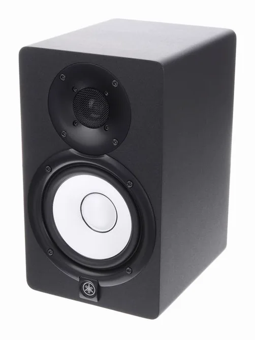 Yamaha HS 5 Tilt Stand Bundle, fronten med woofer och diskant
