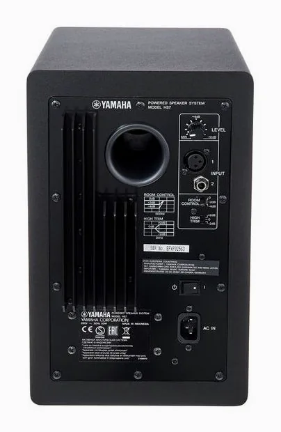 Yamaha HS 7, basreflexporten