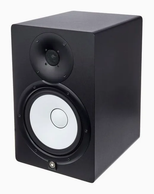 Yamaha HS 8 Bundle, baksidan med anslutningarna